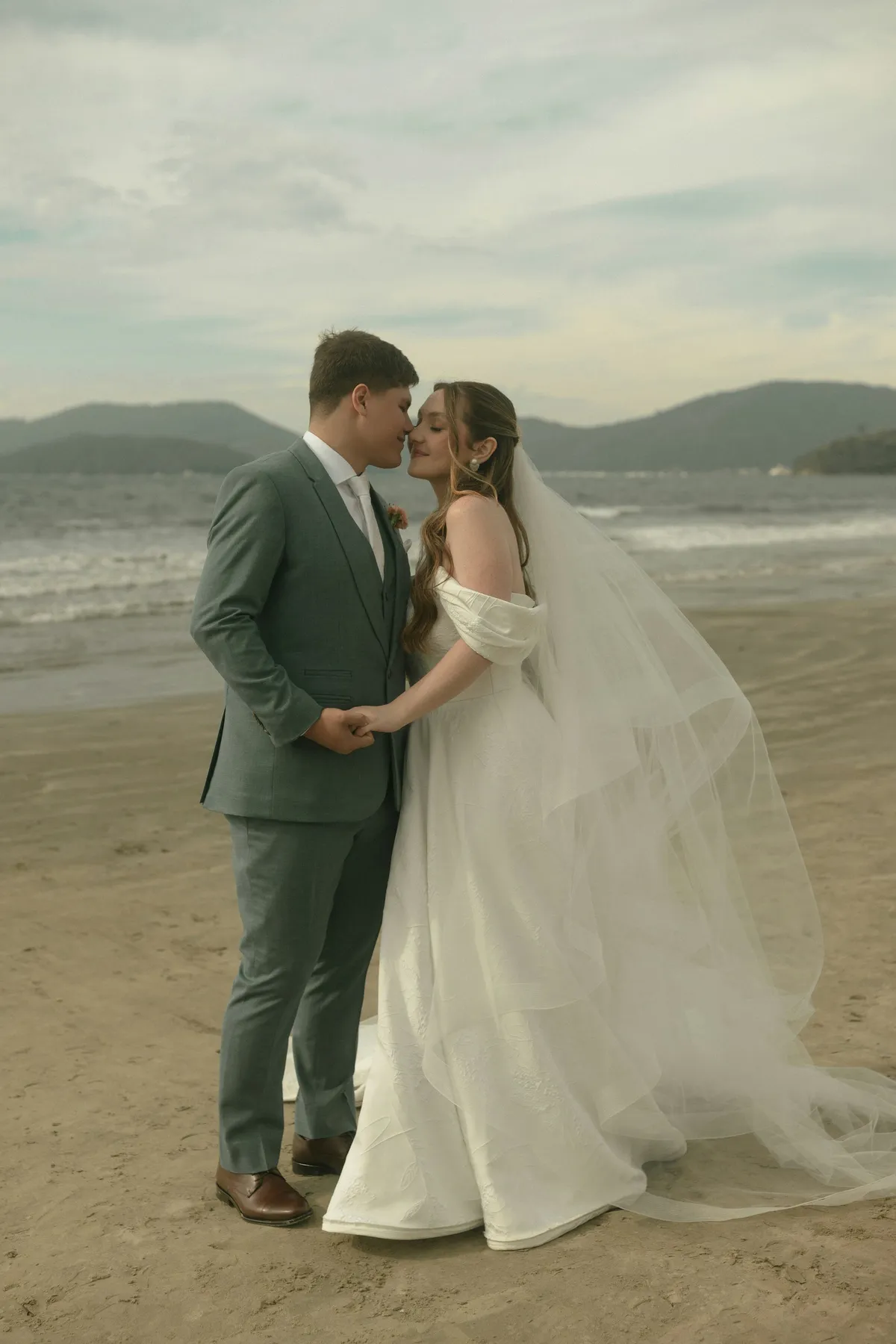 Laura and Mateo at their beach wedding in Montauk