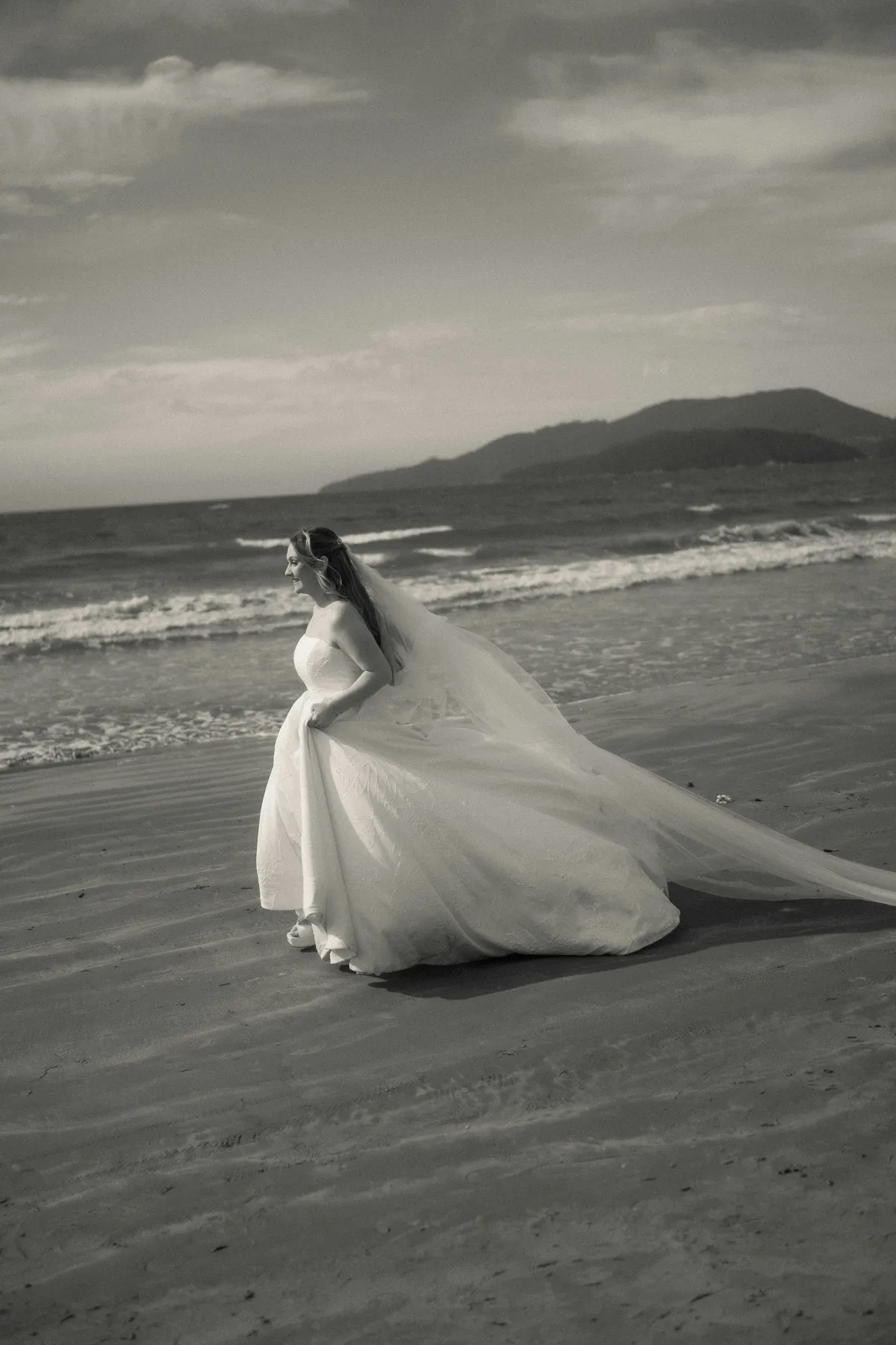 Laura and Mateo at their beach wedding in Montauk